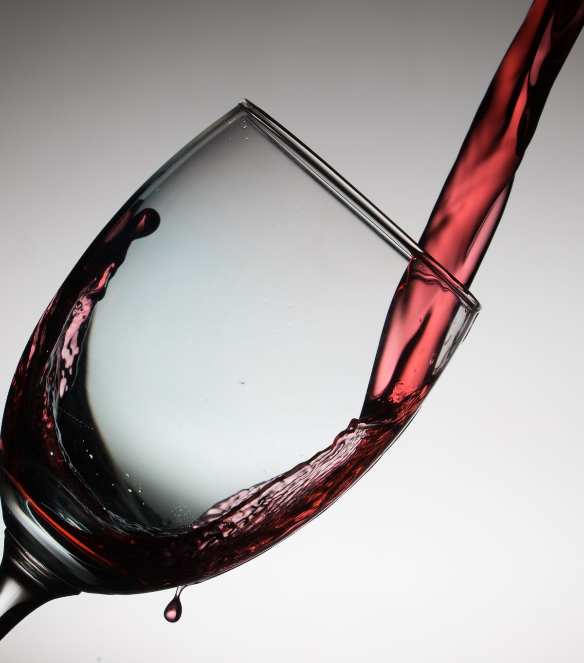 Aveine wijnbeluchter: hoe lang wijn laten ademen zonder decanteerkaraf?